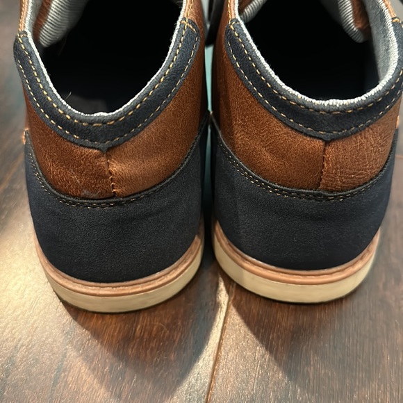 Max and jake size 7 shoe - Picture 2 of 3